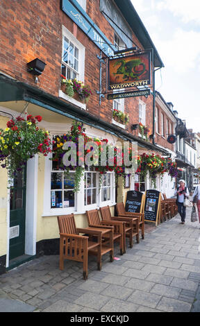 La ville de Marlborough Wiltshire Angleterre pub Dragon Vert Banque D'Images