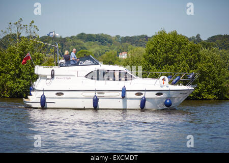 Location de bateaux sur la tamise à Bisham dans le comté anglais du Berkshire Banque D'Images