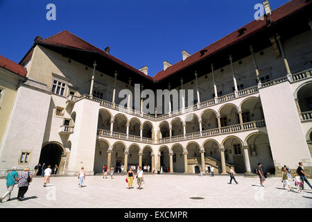 Pologne, Cracovie, château de Wawel, cour Banque D'Images