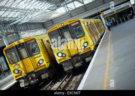 Images autour de Southport Southport la photo de classe 508 et 507 merseyrail les trains de la ligne de Liverpool a été construit à l'i Banque D'Images