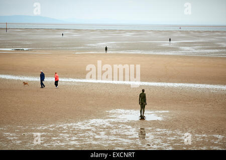 Un autre endroit est un morceau de sculpture moderne par Antony Gormley. Il se compose de 100 fonte sculptu Banque D'Images