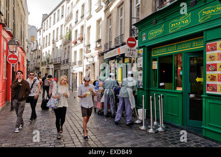 L'As du Fallafel Kosher Restaurant, moyen-orientale, le quartier juif, Le Marais, Paris, France. Banque D'Images