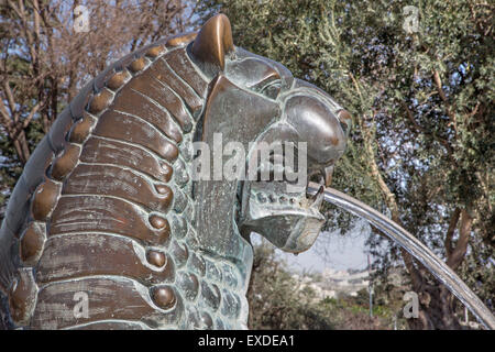 Jérusalem, Israël - 6 mars 2015 : Le détail de fontaine aux Lions situé dans un parc au Yemin Moshé par le sculpteur allemand Gern Banque D'Images