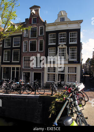 Maisons sur l'Amstel, Jordaan, Amsterdam, Pays-Bas Banque D'Images