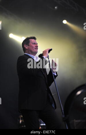 Tony Hadley et Spandau Ballet Henley Henley 2015 Festival Festival est un festival annuel de musique et de la culture définie par la Tamise dans l'Oxfordshire. Banque D'Images