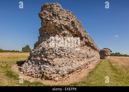 Burgh Castle Roman Fort près de Great Yarmouth, Norfolk, Angleterre Banque D'Images