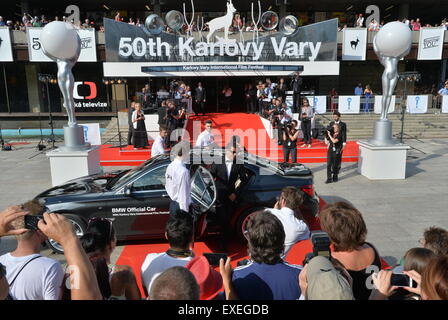 Karlovy Vary, République tchèque. 11 juillet, 2015. Atmosphère au cours de la 50e Festival International du Film de Karlovy Vary, République tchèque, le 11 juillet 2015. © Pavel Nemecek/CTK Photo/Alamy Live News Banque D'Images