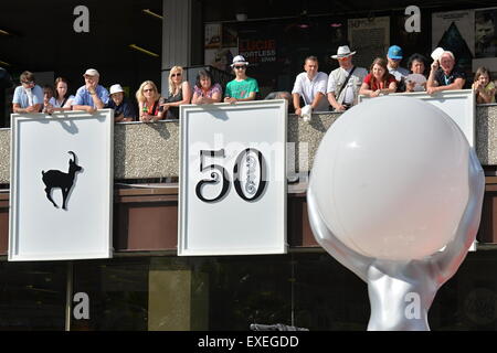 Karlovy Vary, République tchèque. 11 juillet, 2015. Atmosphère au cours de la 50e Festival International du Film de Karlovy Vary, République tchèque, le 11 juillet 2015. © Pavel Nemecek/CTK Photo/Alamy Live News Banque D'Images