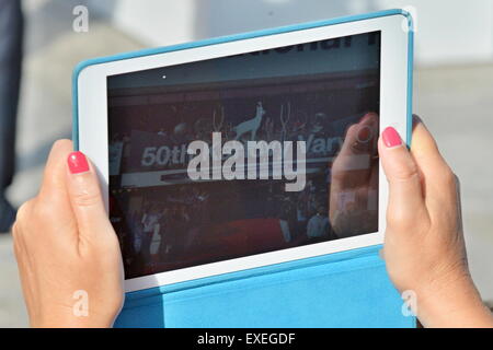 Karlovy Vary, République tchèque. 11 juillet, 2015. Atmosphère au cours de la 50e Festival International du Film de Karlovy Vary, République tchèque, le 11 juillet 2015. © Pavel Nemecek/CTK Photo/Alamy Live News Banque D'Images