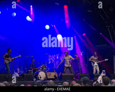 Mali Songhoy Blue rock band live concert festival à Somerset House London UK Banque D'Images