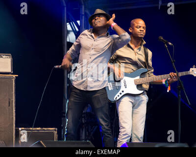 Mali Songhoy Blue rock band live concert festival à Somerset House London UK Banque D'Images