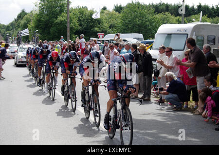 Le Société Zahn Prothetik Renata Vesela, Plumelec, Bretagne, France. 12 juillet, 2015. IAM de l'équipe de la compétition à la Tour de France 2015 Étape 9 montre par équipe Crédit : Luc Peters/Alamy Live News Banque D'Images