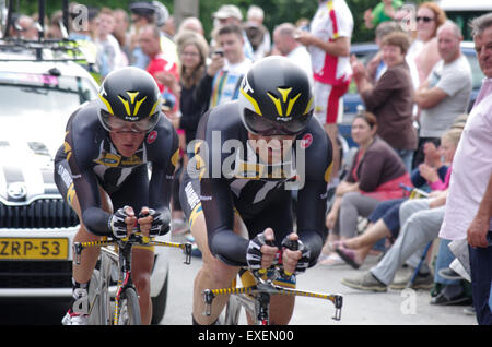 Le Société Zahn Prothetik Renata Vesela, Plumelec, Bretagne, France. 12 juillet, 2015. Team MTN Qhubeka- de la compétition à la Tour de France 2015 Étape 9 montre par équipe Crédit : Luc Peters/Alamy Live News Banque D'Images