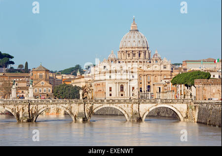 Rome - Anges et pont St Pierre basilique en matinée Banque D'Images