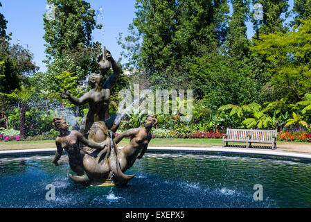 Historique La fontaine du Triton, dans Regents Park, Londres. Banque D'Images