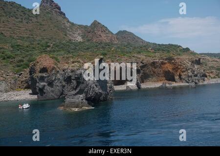 Cala Junco sur les approches à San Pietro, Panarea Banque D'Images