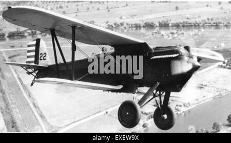 Cette image fait partie de la collection Ray Wagner, qui abrite une variété de moments importants de l'histoire de l'aviation. La collection comprend des photographies et des artefacts mettant en évidence des jalons importants de l'aviation et des avions. Banque D'Images