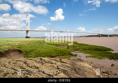 L'ancien 1960 Severn Bridge crossing entre Beachley et Aust, Gloucestershire, Angleterre, RU à Orient Banque D'Images