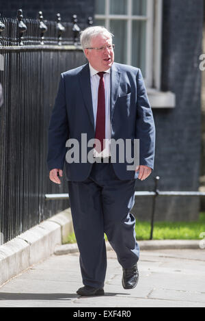 Les ministres arrivent à la première réunion du Cabinet après les élections au 10 Downing Street. Avec : Patrick McLoughlin Où : London, Royaume-Uni Quand : 12 mai 2015 Banque D'Images