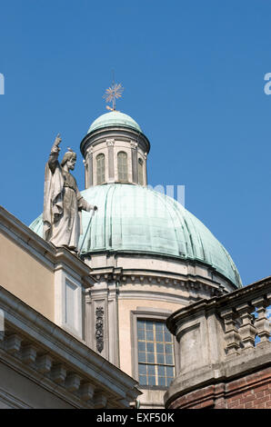 Dôme de la cathédrale, Vercelli, région du Piémont, Italie Banque D'Images