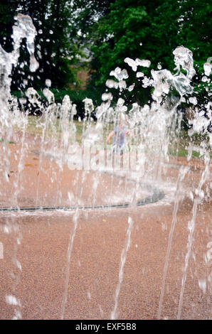 La fontaine d'eau dans la région de Bachelors Acre, Windsor. Banque D'Images