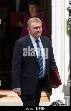 Les ministres arrivent à la première réunion du Cabinet après les élections au 10 Downing Street. Avec : David Mundell Où : London, Royaume-Uni Quand : 12 mai 2015 Banque D'Images