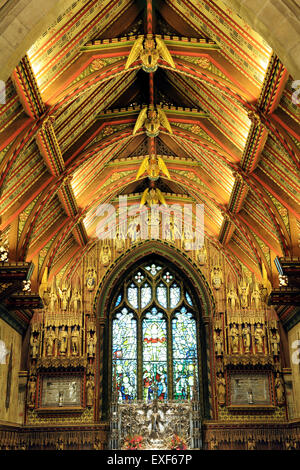 Intérieur de l'église paroissiale de Sandringham, choeur, toit ange 20e siècle gothic revival, Norfolk England UK Banque D'Images