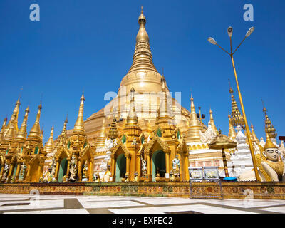 Pagode Shwedagon à Yangon, Myanmar (Birmanie). Banque D'Images