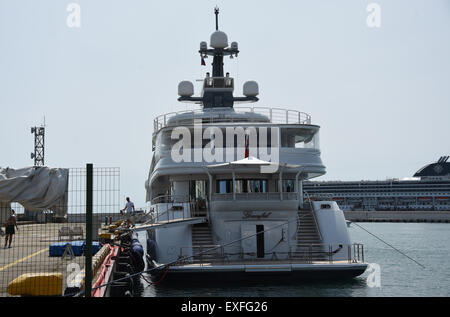 Sochi, Russie. Le 13 juillet, 2015. Le yacht "graceful" du président russe Vladimir Poutine est mooored au port de Sotchi, Russie, 13 juillet 2015. Photo : Marcus Brandt/dpa/Alamy Live News Banque D'Images