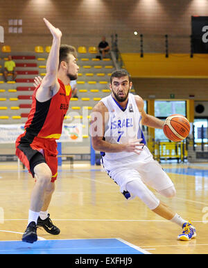 Lignano, Italie. Le 13 juillet, 2015. Naor Sharon (ISR) au cours de la FIBA U20 Championnat européen de Baketball les hommes. 13 juillet 2015. photo Simone Ferraro/Alamy Live News Banque D'Images