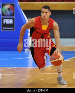 Lignano, Italie. Le 13 juillet, 2015. Emmanuel Lecomte (BEL) coups au cours de la FIBA U20 Championnat européen de Baketball les hommes. 13 juillet 2015. photo Simone Ferraro/Alamy Live News Banque D'Images