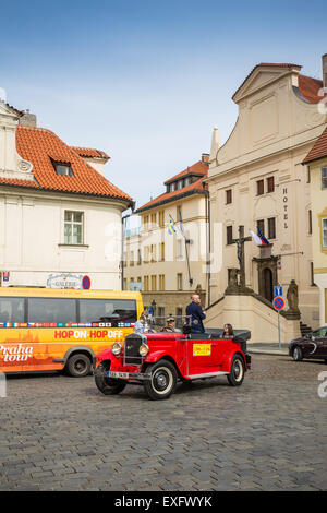 Rue Loretanska, Hradcany, près de château de Prague, République Tchèque, Europe Banque D'Images