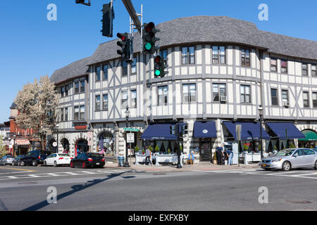 Une vue de l'intersection de Main Street et Broadway à Tarrytown, New York Banque D'Images