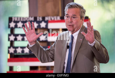 Ames, Iowa, USA. Le 13 juillet, 2015. Ancien gouverneur de Floride et candidat à l'élection présidentielle 2016 Jeb Bush parle lors de la Story Comté GOP le dîner. Crédit : Brian Cahn/ZUMA/Alamy Fil Live News Banque D'Images