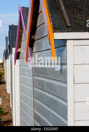 Soirée d'cabanes de plage Goring beach West Sussex UK Banque D'Images