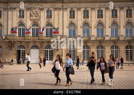 Nancy dans la région Lorraine et de la Meurthe-et-Moselle, France. Juin 2015 Place Stanislas. L'activité sur la place Banque D'Images