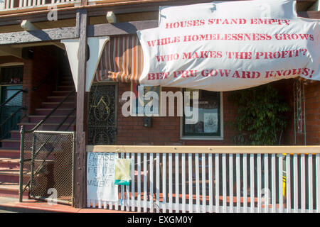 Sydney, Australie.14 juillet 2015. Le gouvernement de Nouvelle-Galles du Sud est en cours avec sa vente d'un logement public à Millers Point, visant à Vendre 293 propriétés avant juillet 2016. De nombreux habitants continuent à lutter contre les ventes. Modèle : crédit10/Alamy Live News Banque D'Images