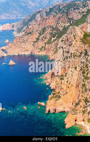 L'île de Corse. Paysage côtier. Golfe de Porto, vue de Capo Rosso Banque D'Images