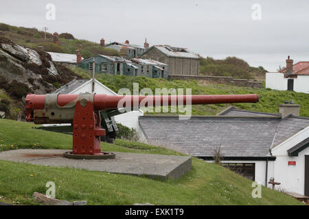 Port d'armes à feu militaires basés à Fort Dunree,ancien camp militaire maintenant un musée militaire sur la péninsule d'Inishowen dans le comté de Donegal en Irlande. Banque D'Images