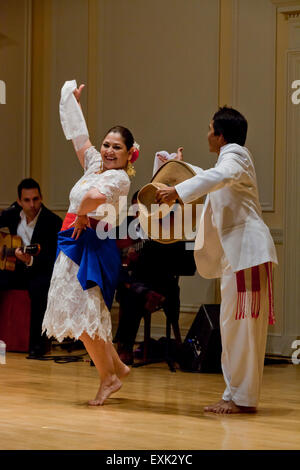 La Marinera Norteña populaire péruvien (danseurs) Banque D'Images