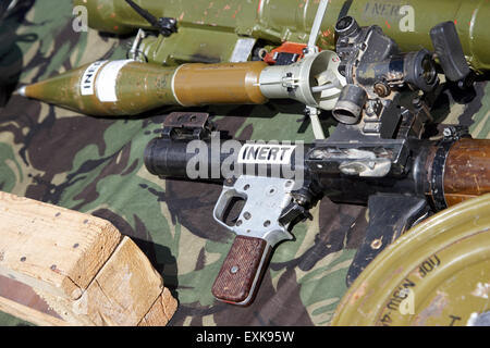 Roquette rpg inertes utilisées à des fins d'entraînement récupérés de l'afghanistan Banque D'Images