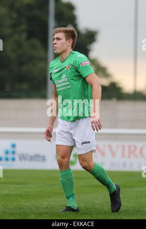 London, UK. 14 juillet, 2015. Après la notation court Lewis objectif d'ouverture de la pré-saison match amical au stade de Weaver, Nantwich. Credit : SJN/Alamy Live News Banque D'Images