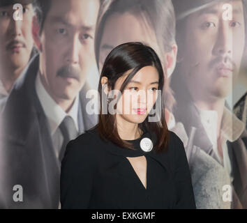 Gianna Jun, Jul 13, 2015 : l'actrice coréenne Jeon Ji-Hyun Gianna Jun() assiste à une conférence de presse pour un nouveau film de la Corée du Sud, 'assassinat', à Séoul, en Corée du Sud. © Lee Jae-Won/AFLO/Alamy Live News Banque D'Images