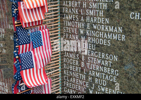 Vietnam Veterans Memorial à Washington avec le drapeau américain, State Capitol Mall, Olympia, Washington Banque D'Images