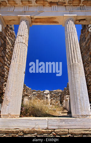 Le Temple d'Isis (Temple du dieu égyptien) dans le site archéologique du "sacré" de l'île de Délos, Cyclades, en Grèce. Banque D'Images