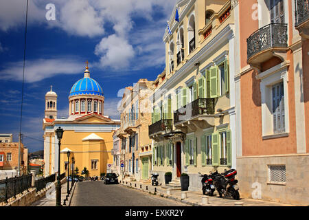 Agios Nikolaos (Saint Nicolas), l'église "Vaporia' quartier, ville d'Ermoupolis, l'île de Syros, Cyclades, en Grèce. Banque D'Images