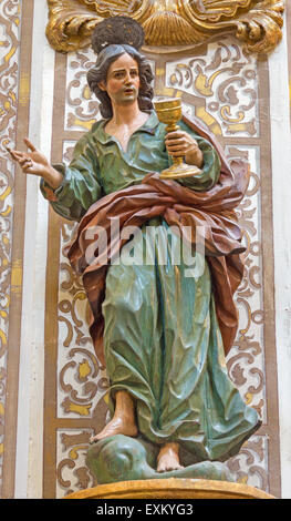 GRANADA, ESPAGNE - 29 MAI 2015 : La statue sculptée à l'église Nuestra Señora de las Angustias par Pedro Duque Cornejo (1718). Banque D'Images