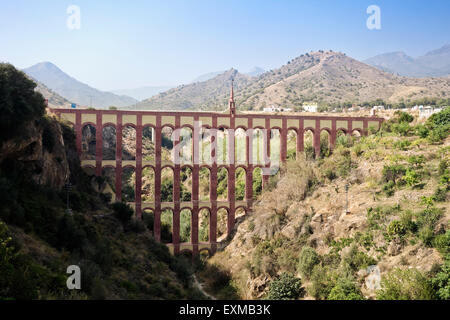 L'Aqueduc de l'Aigle, Puente del Águila, Nerja, Maro, Andalousie, Espagne Banque D'Images
