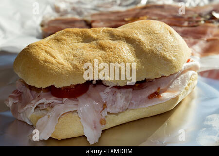 Sandwich avec jambon de San Daniele et steak de jambon italien Banque D'Images