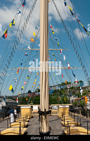 Des images documentaires prises à bord du navire de Brunel Le SS Great Britain Bristol montrant drapeaux flottants Banque D'Images